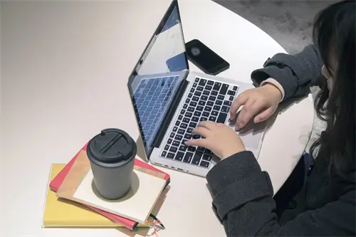 波黑那边到丹麦旅游多少公里