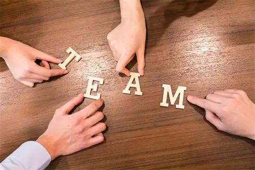 斐济的人到丹麦旅游的价格是多少